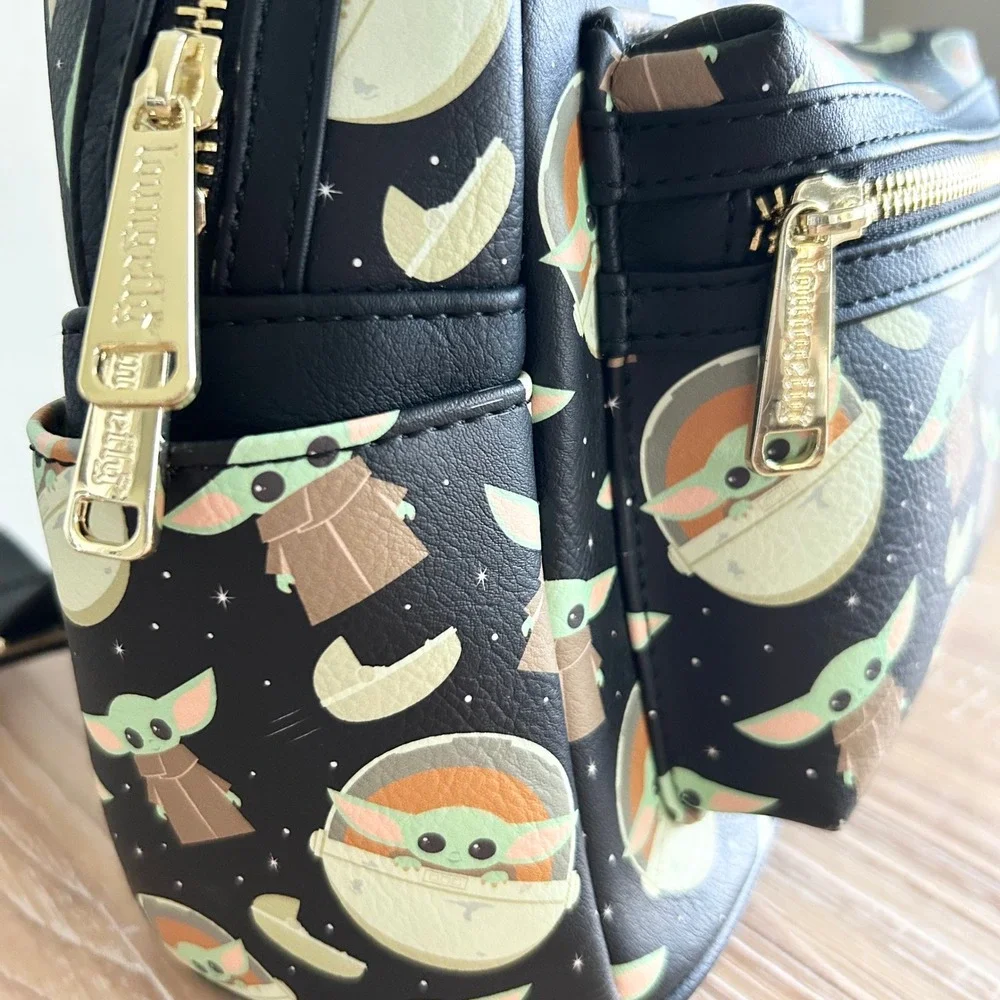 Loungefly bag zippered